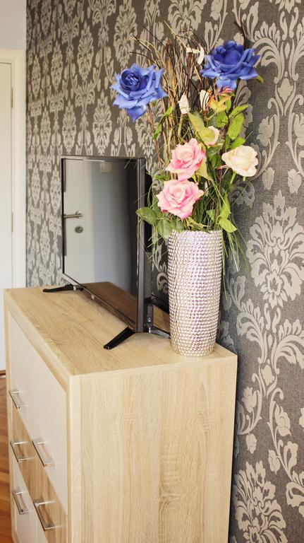 Kristi Lux Apartment Center Free Parking Fast Wifi Belgrado Exterior foto